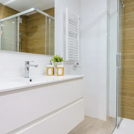 Shared Pool 50 M From The Beach *