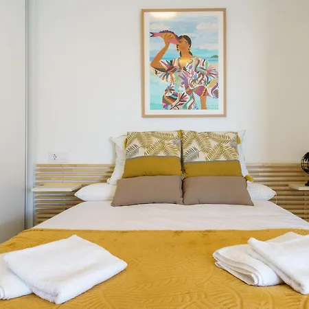 Shared Pool 50 M From The Beach *