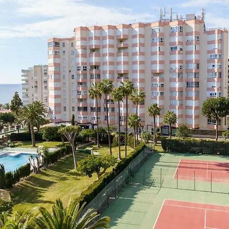 Shared Pool 50 M From The Beach Apartmán