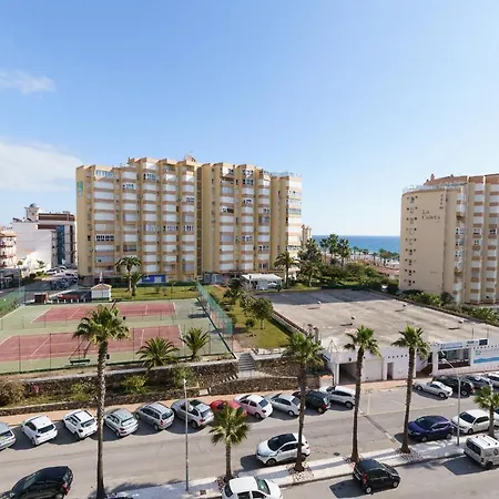 Shared Pool 50 M From The Beach *